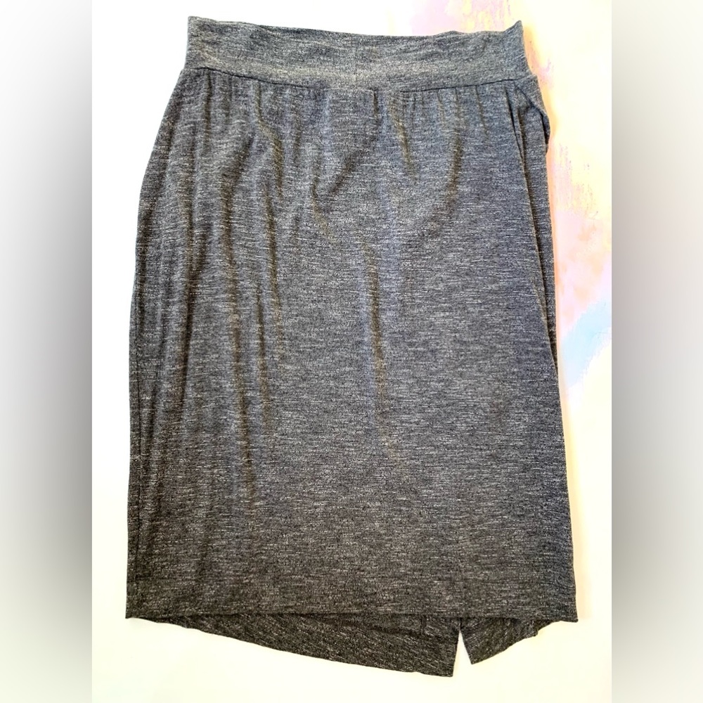 DOLAN T-SHIRT Marled Gray Skirt Asymmetrical Front Kick Pleat Set-In Waistband - Picture 6 of 10